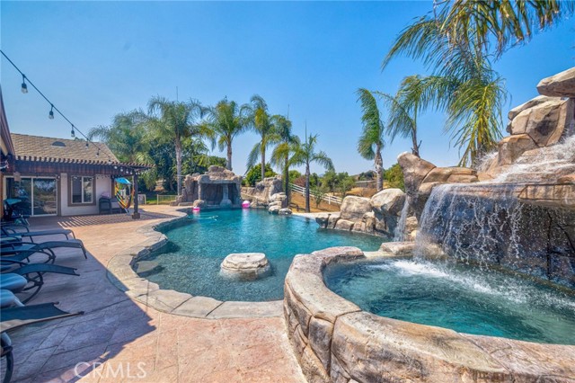 21551 Via Liago, Perris CA: https://media.crmls.org/medias/f52fe108-41b8-4adc-99cf-4864686495fb.jpg