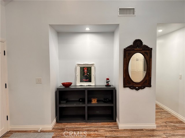 Detail Gallery Image 8 of 29 For 17400 Laurelbrook Ct, Cerritos,  CA 90703 - 3 Beds | 2 Baths