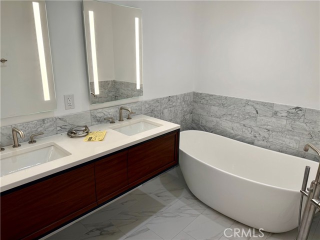 536 Via Almar, Palos Verdes Estates, California 90274, 4 Bedrooms Bedrooms, ,1 BathroomBathrooms,Residential,For Sale,Via Almar,PV25249382