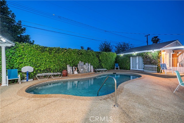 2033 E Duell Street, Glendora CA: https://media.crmls.org/medias/f531ed75-f420-4f48-9609-2ca33ef2ecc8.jpg