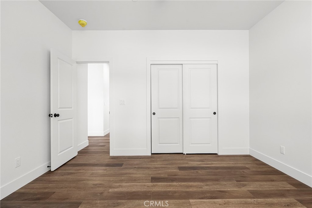 https://media.crmls.org/medias/f532ae12-1a0b-40df-a81e-a49a6960151a.jpg?preset=X-Large
