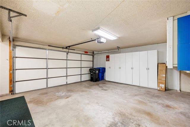 Detail Gallery Image 25 of 38 For 9555 via Venezia, Burbank,  CA 91504 - 3 Beds | 3 Baths