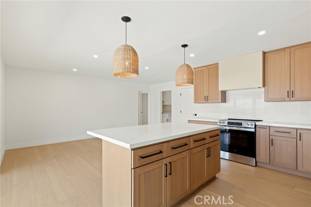 Image 13 of 59 For 645 Lyon Avenue