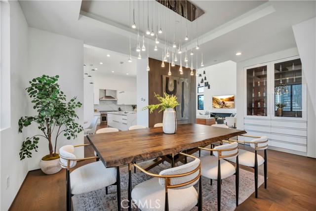 332 Avenue E, Redondo Beach, California 90277, 5 Bedrooms Bedrooms, ,6 BathroomsBathrooms,Residential,For Sale,Avenue E,SB26070979