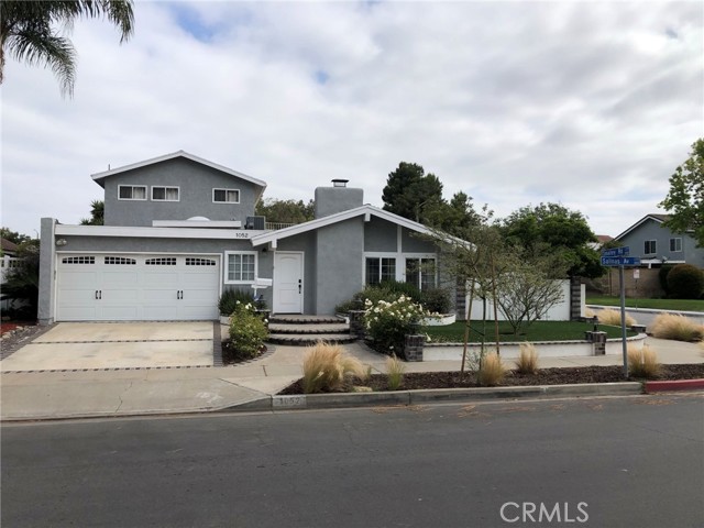 1052 Salinas Ave, Costa Mesa, CA 92626