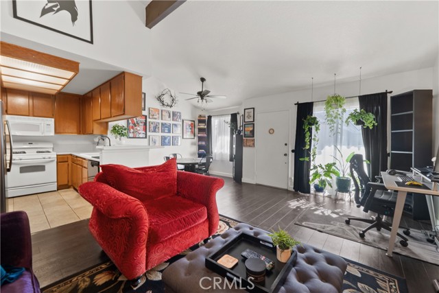 Detail Gallery Image 13 of 43 For 13144 Bromont, Sylmar,  CA 91342 - 2 Beds | 2 Baths