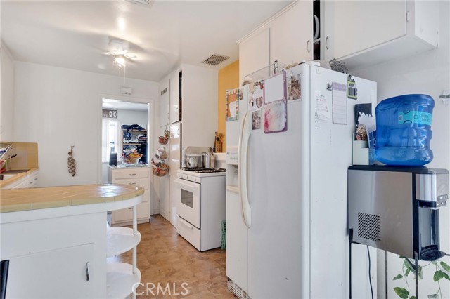 222 W 8th Avenue, Escondido CA: https://media.crmls.org/medias/f535589d-502b-4765-8c86-10dede3d65c4.jpg