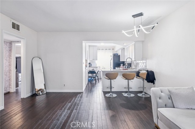 Detail Gallery Image 5 of 27 For 312 N Louise St #210,  Glendale,  CA 91206 - 2 Beds | 2 Baths