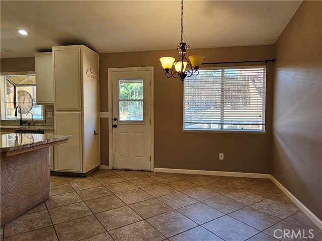 Detail Gallery Image 12 of 34 For 516 Sun Rose Ave, Bakersfield,  CA 93308 - 3 Beds | 2 Baths