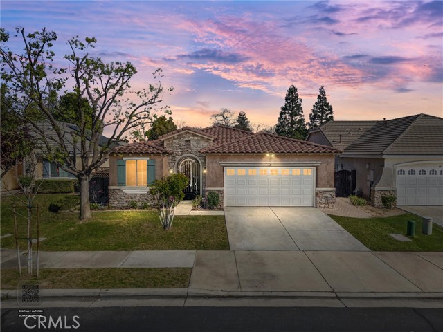 Detail Gallery Image 3 of 33 For 420 Hollyhill, Bakersfield,  CA 93312 - 3 Beds | 2 Baths