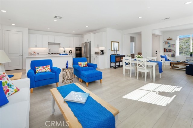 Detail Gallery Image 11 of 39 For 17806 Top Court, Canyon Country,  CA 91350 - 2 Beds | 2 Baths