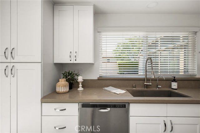 4052 Escudero, Irvine CA: https://media.crmls.org/medias/f53643a7-403c-4927-bd1a-25d5656a2586.jpg