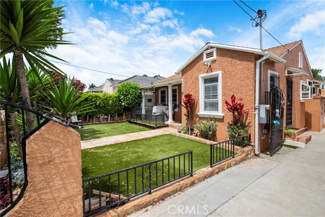 3 Bed Home for Sale in Hawthorne, California