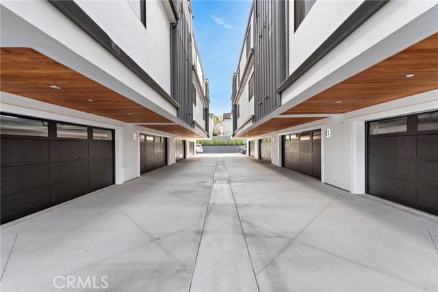 Detail Gallery Image 2 of 23 For 20462 Santa Ana Ave #G,  Newport Beach,  CA 92660 - 3 Beds | 3 Baths