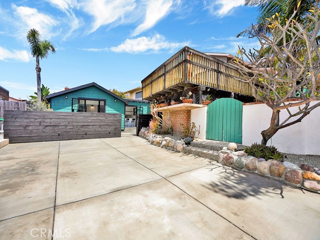 31641 3rd Avenue, Laguna Beach CA: https://media.crmls.org/medias/f5380ed2-9794-4a8f-b1e2-b443758737c6.jpg