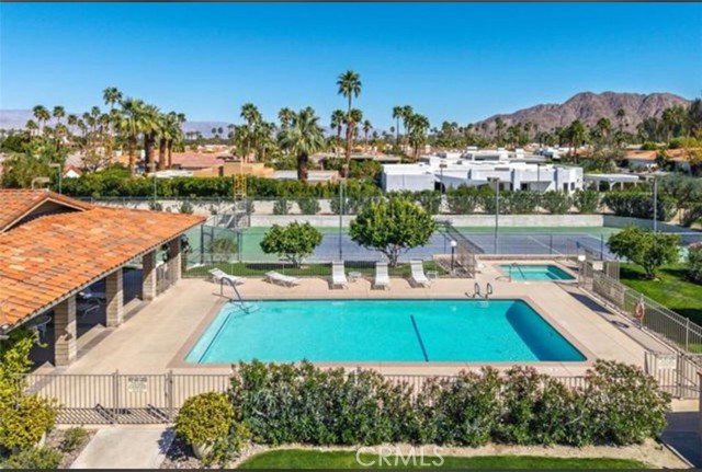 45436 Driftwood Drive, Palm Desert CA: https://media.crmls.org/medias/f5383d93-6c53-49ec-932f-57f0e33fca47.jpg