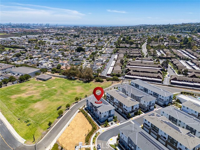 1425 W Sunrise Lane, San Pedro CA: https://media.crmls.org/medias/f53850ce-51c6-44ae-87d1-35b7f7eec08e.jpg