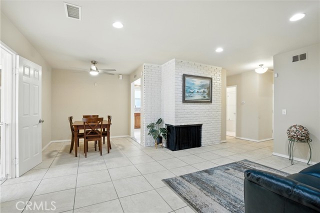 2709 W 109th Street, Inglewood CA: https://media.crmls.org/medias/f5387957-efb4-4d6e-9c2f-9fba3b5281eb.jpg