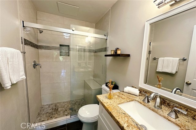 5215 Balboa Boulevard, Encino CA: https://media.crmls.org/medias/f5389c58-0a55-4d1c-9308-4764f536c93f.jpg