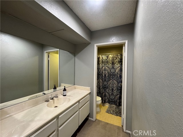 Detail Gallery Image 16 of 28 For 817 Live Oak Pl, Corona,  CA 92882 - 2 Beds | 2/1 Baths