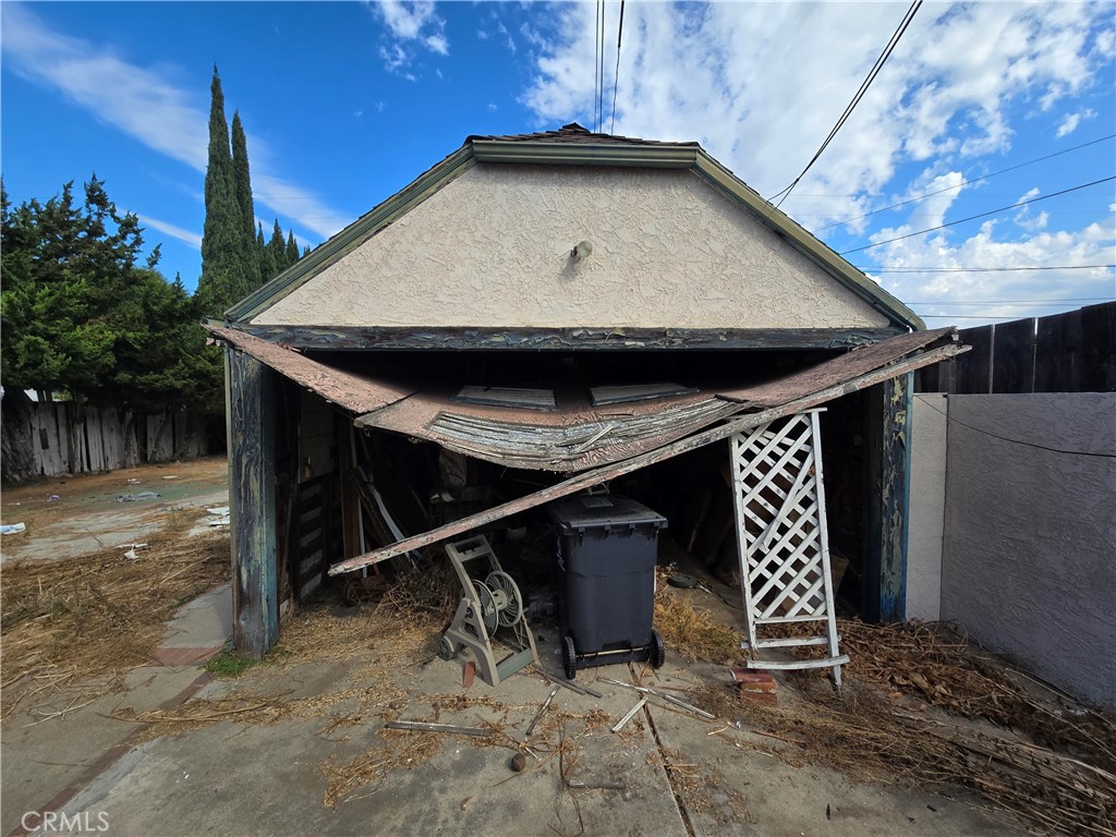 https://media.crmls.org/medias/f538cf77-be67-47d6-ae34-a0dc9aa2af93.jpg?preset=X-Large