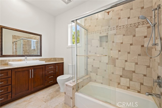 5092 Parkway Calabasas, Calabasas CA: https://media.crmls.org/medias/f53902c6-2a4c-41d6-942f-4ddf4eab728b.jpg