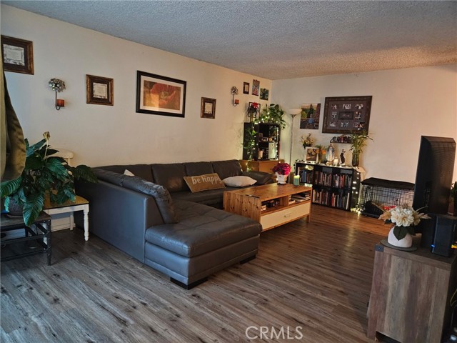 Detail Gallery Image 6 of 18 For 18307 Burbank Bld #41,  Tarzana,  CA 91356 - 2 Beds | 2 Baths