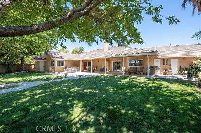 2056 W Avenue O, Palmdale CA: https://media.crmls.org/medias/f539a4f8-6e92-4a4d-b66d-1a66229adcd4.jpg
