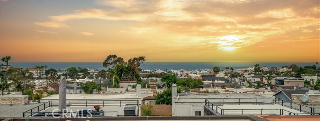 719 1st Place, Hermosa Beach CA: https://media.crmls.org/medias/f539c3ef-ed56-49b4-968e-dfdd6abf9313.jpg