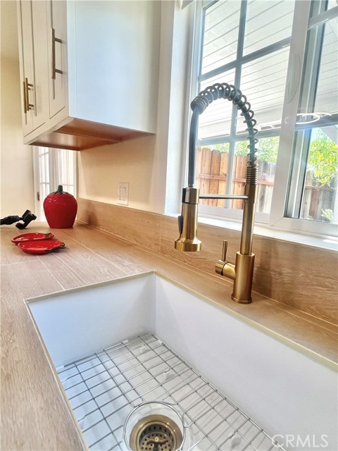 Detail Gallery Image 7 of 20 For 614 E I St #B,  Ontario,  CA 91764 - 1 Beds | 1 Baths