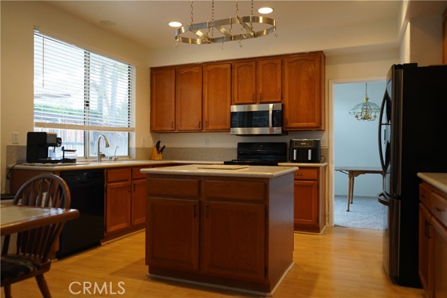 Detail Gallery Image 6 of 36 For 24054 Bearskin, Murrieta,  CA 92562 - 4 Beds | 3 Baths