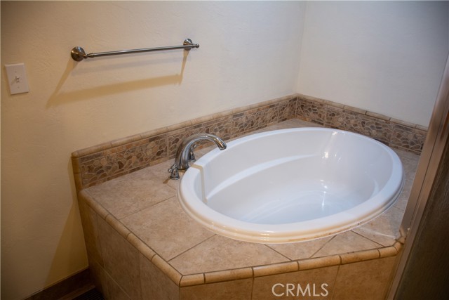Detail Gallery Image 18 of 24 For 1913 N Waukena Way, Hanford,  CA 93230 - 3 Beds | 2 Baths