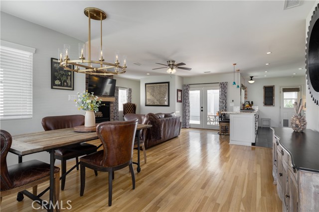 Detail Gallery Image 6 of 33 For 2289 Stearnlee Ave, Long Beach,  CA 90815 - 3 Beds | 3 Baths