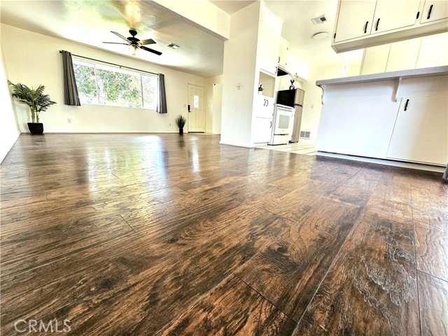 Detail Gallery Image 8 of 18 For 11981 Franklin St, Moreno Valley,  CA 92557 - 3 Beds | 2 Baths