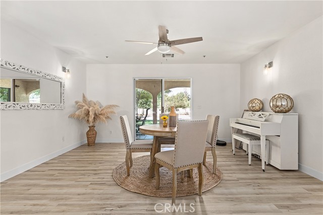35356 Sierra Vista Drive, Agua Dulce CA: https://media.crmls.org/medias/f53b3ad6-9623-4089-9a08-b28faaeb02d7.jpg