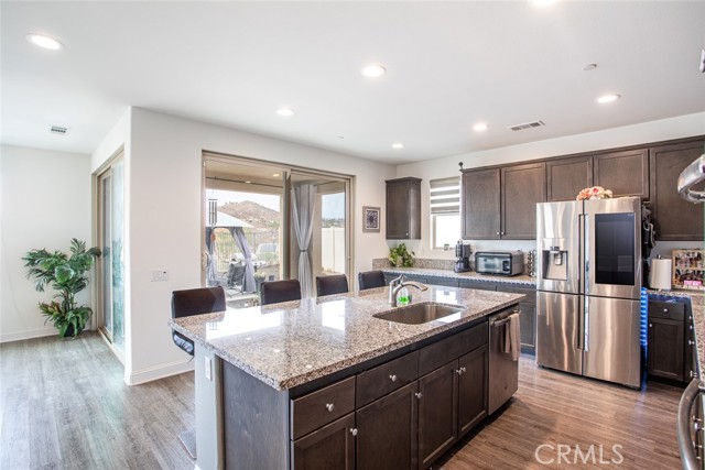 Detail Gallery Image 10 of 34 For 24449 Payton Dr, Lake Elsinore,  CA 92532 - 4 Beds | 3 Baths