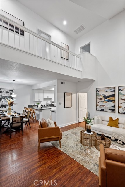 19431 Rue De Valore, Lake Forest CA: https://media.crmls.org/medias/f53b8047-4a89-432e-bf63-068c92f344c3.jpg