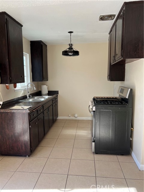 Detail Gallery Image 9 of 10 For 14611 Yucca St, Hesperia,  CA 92345 - 2 Beds | 1 Baths