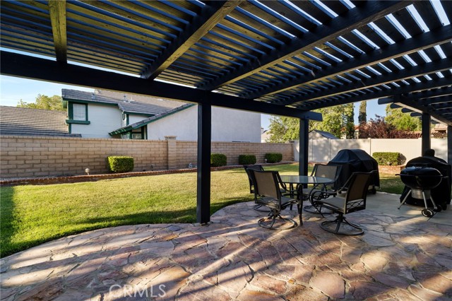 2037 Comstock Court, Palmdale CA: https://media.crmls.org/medias/f53bba20-c771-4a43-bcd6-399657ac4603.jpg