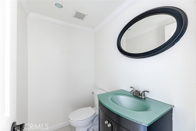 Detail Gallery Image 25 of 41 For 24526 Calvert St, Woodland Hills,  CA 91367 - 3 Beds | 3 Baths