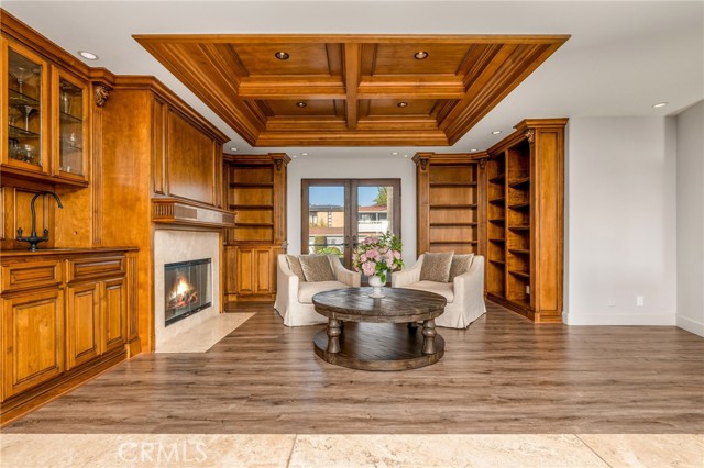 215 S Poinsettia Avenue, Manhattan Beach CA: https://media.crmls.org/medias/f53bd0c4-7576-4dfa-9f9a-a643d67133f1.jpg