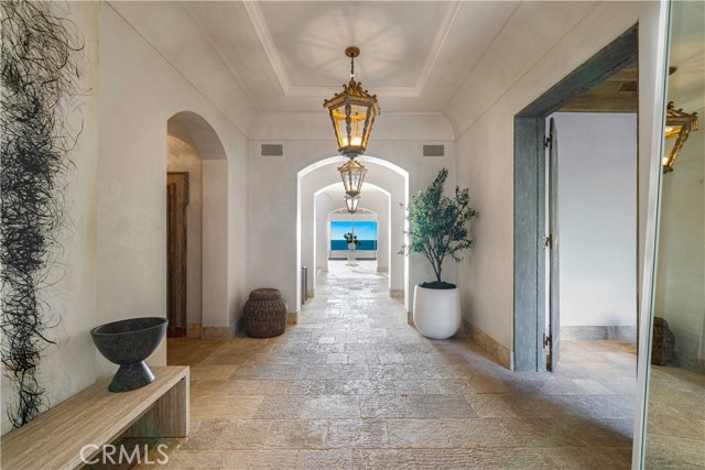 21 Strand Beach Drive, Dana Point CA: https://media.crmls.org/medias/f53bdaff-6c5f-4e08-b2df-d301f2fb55dd.jpg