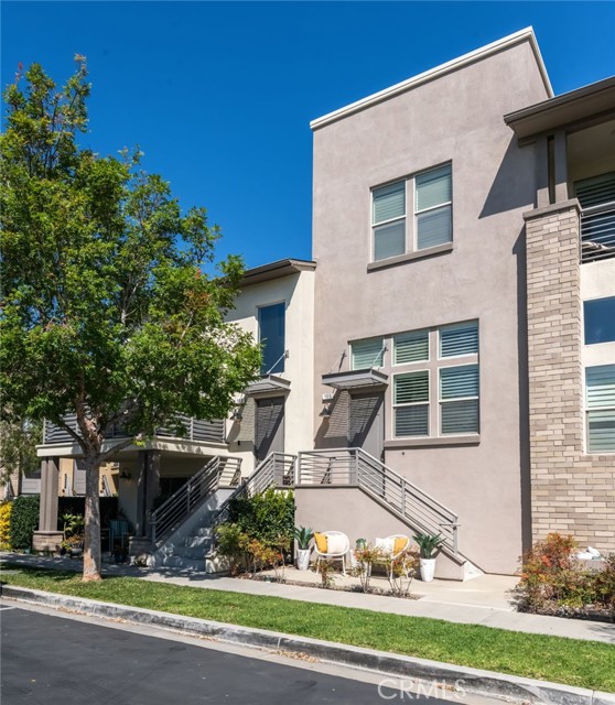 Detail Gallery Image 2 of 58 For 5341 Strand #105,  Hawthorne,  CA 90250 - 2 Beds | 2/1 Baths