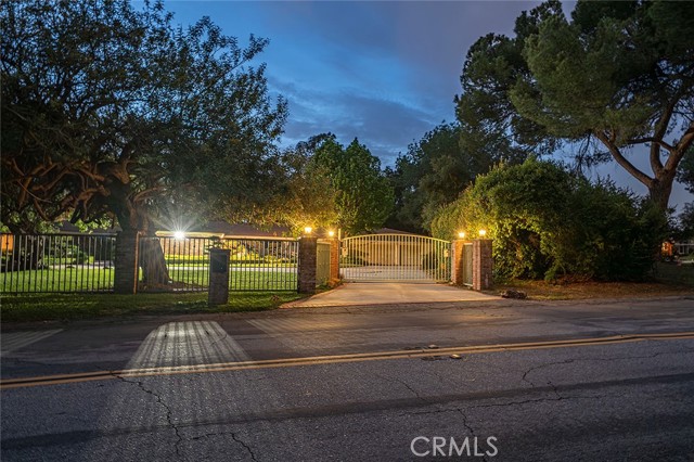 Detail Gallery Image 5 of 39 For 20827 E Mesarica Rd, Covina,  CA 91724 - 8 Beds | 6/1 Baths