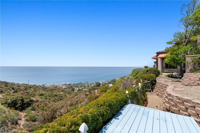 4 Le Conte, Laguna Niguel CA: https://media.crmls.org/medias/f53cc307-69c5-4725-a6e6-b91338e5535d.jpg