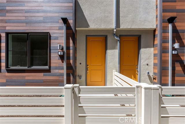5868 Linden Ave Avenue, Long Beach CA: https://media.crmls.org/medias/f53d3480-0003-434c-bfab-0fb0f1522651.jpg
