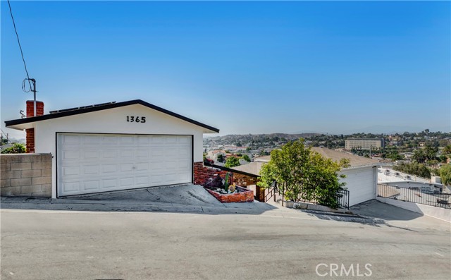 1365 Helen Drive, Los Angeles, California 90063, 5 Bedrooms Bedrooms, ,2 BathroomsBathrooms,Single Family Residence,For Sale,Helen,GD24170378