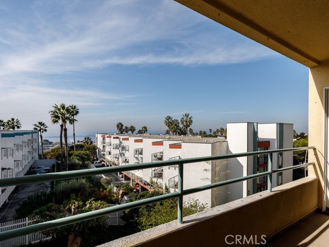 510 The Village, Redondo Beach, California 90277, 2 Bedrooms Bedrooms, ,2 BathroomsBathrooms,Residential,Sold,The Village,SB17269762