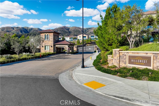 Detail Gallery Image 5 of 30 For 20550 W Overlook Ct, Porter Ranch,  CA 91326 - 5 Beds | 4/1 Baths