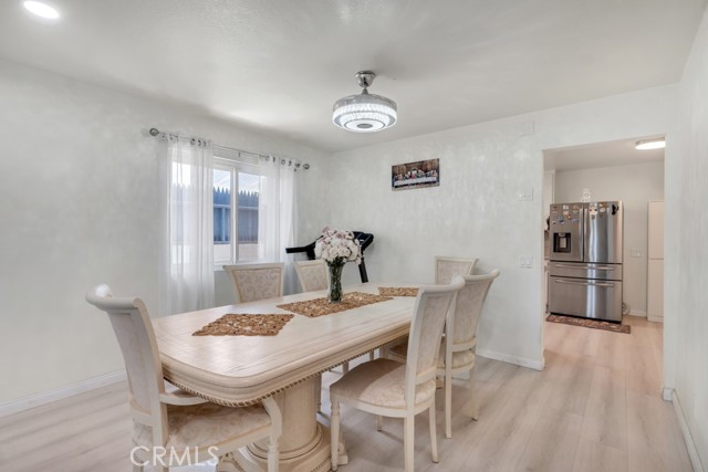 Detail Gallery Image 5 of 61 For 7701 Baird Ave, Reseda,  CA 91335 - – Beds | – Baths